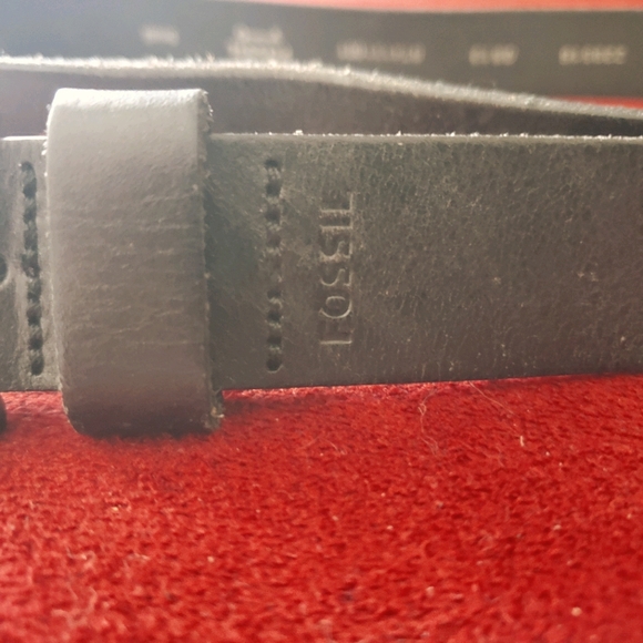 ⭐ 3/$20! Fossil Leather Belt - Picture 3 of 6